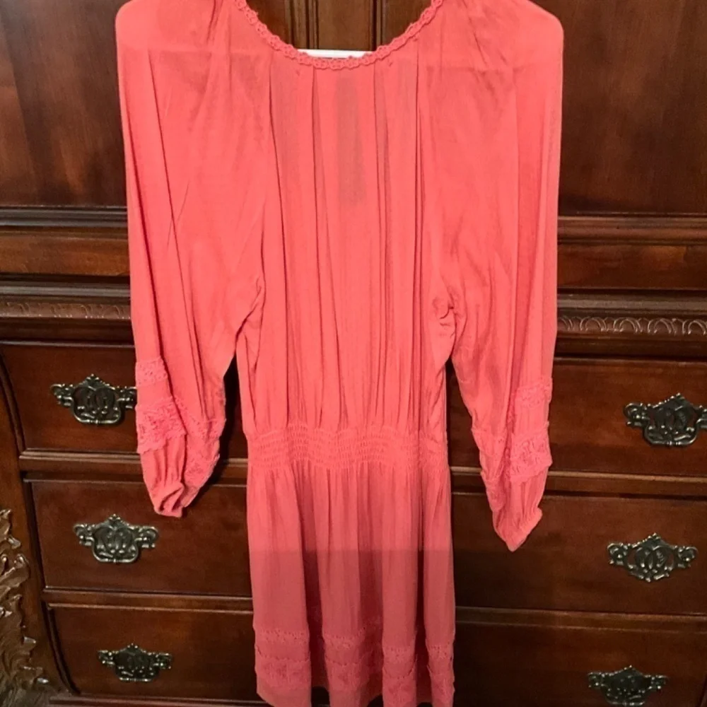 Chelsea and Violet Dress - Picture 4 of 6